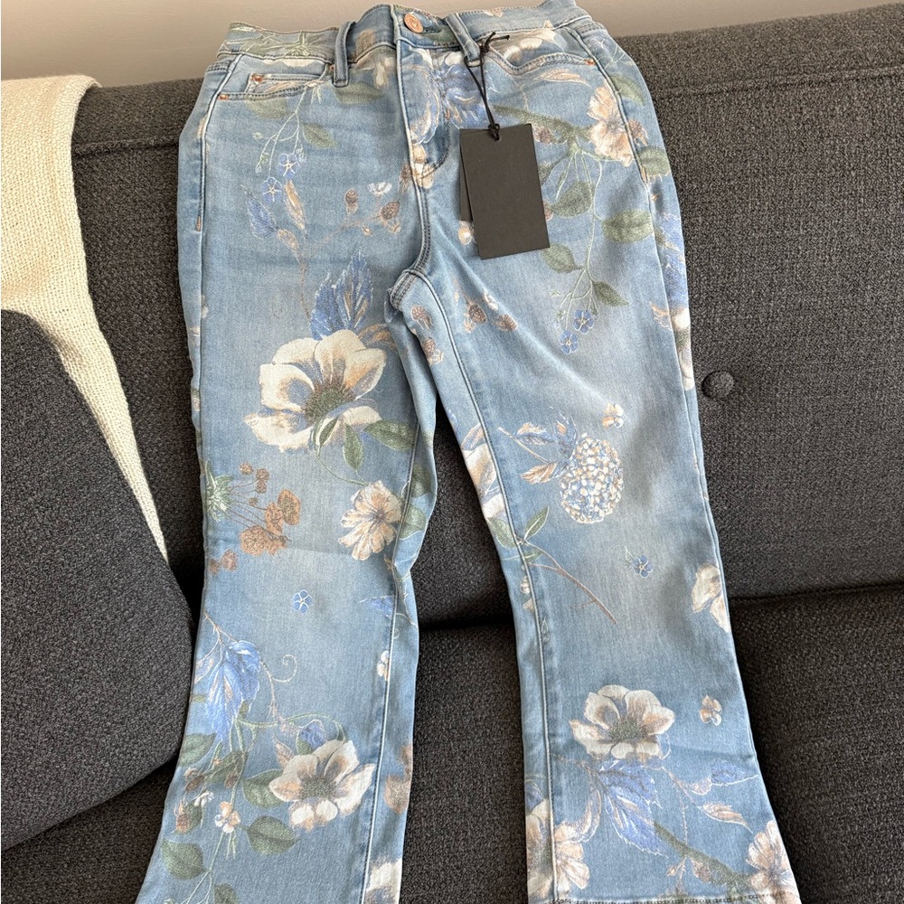 Nicole Miller Blue Floral Women's Cropped Flare Jeans - Picture 1 of 10